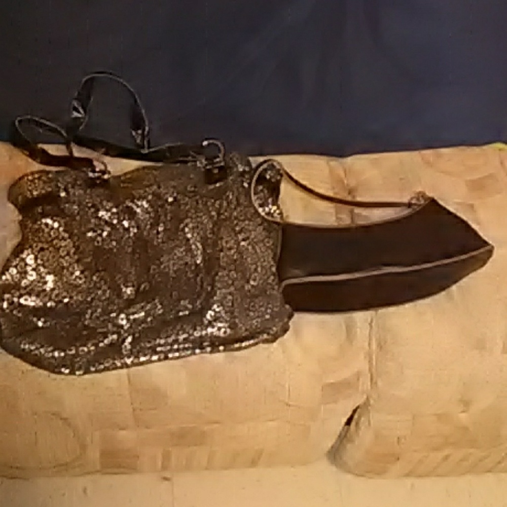 Purses - Picture 5 of 5